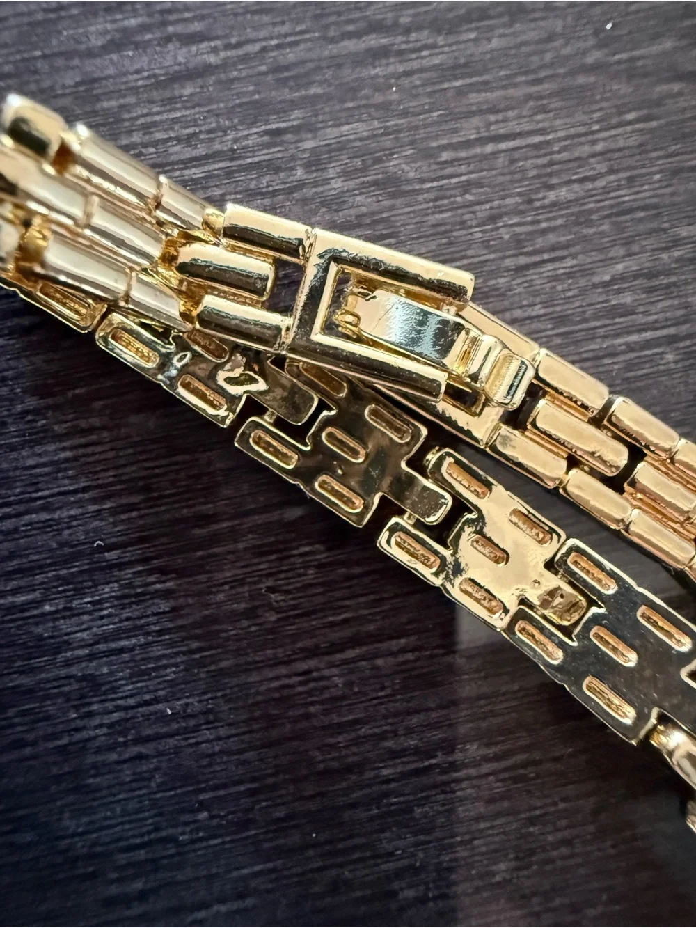 N/A elegant gold